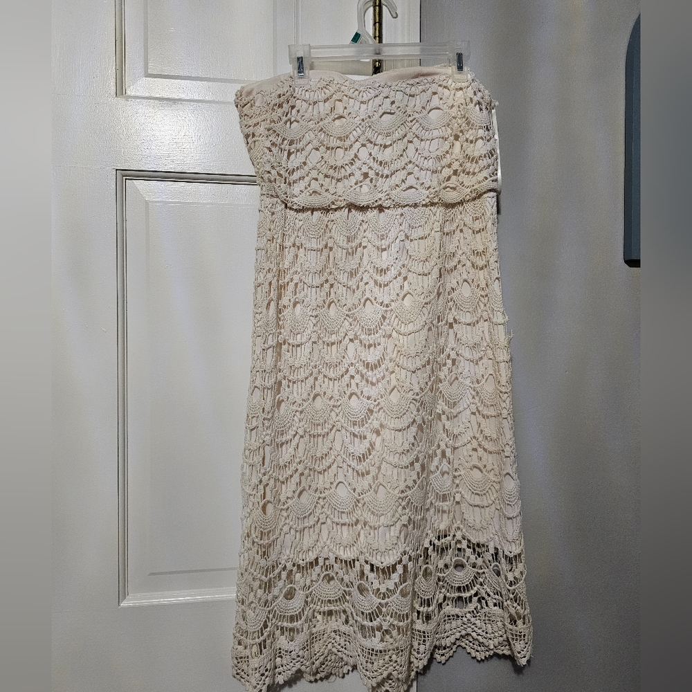 Ultra Pink Strapless Cream Lace Dress - Picture 2 of 4